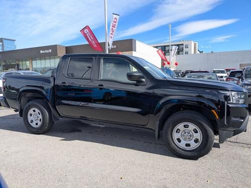 2022 Nissan Frontier S
