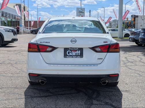 Pearl White Tricoat 2023 Nissan Altima SR Intelligent AWD
