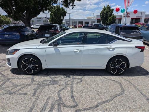 Pearl White Tricoat 2023 Nissan Altima SR Intelligent AWD