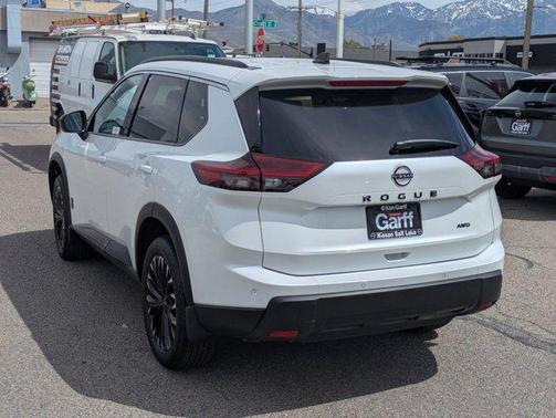 Everest White Pearl Tricoat 2026 Nissan Rogue Dark Armor