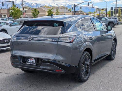 Gun Metallic 2026 Nissan Murano Platinum