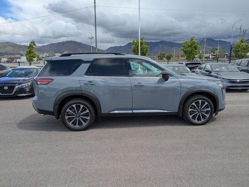 Boulder Gray Pearl 2026 Nissan Pathfinder Platinum