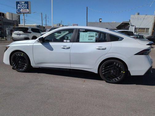 Aspen White Tricoat 2026 Nissan Sentra SR