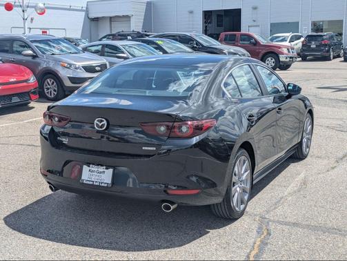 Jet Black Mica 2022 Mazda Mazda3 AWD w/Preferred Package