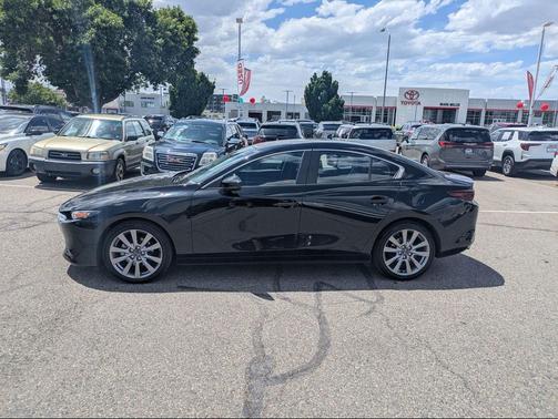 Jet Black Mica 2022 Mazda Mazda3 AWD w/Preferred Package