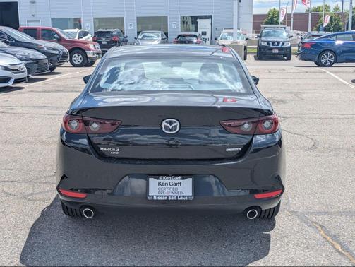 Jet Black Mica 2022 Mazda Mazda3 AWD w/Preferred Package