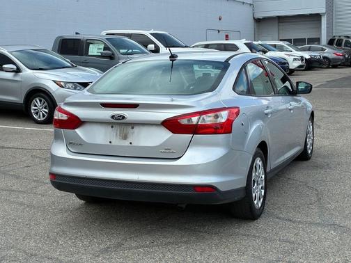 Black 2012 Ford Focus SE