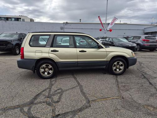 Sierra Gold Metallic/Textured Gray 2004 Subaru Forester 2.5 X