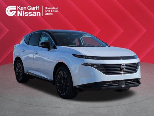 Everest White Pearl Tricoat/Super Black 2026 Nissan Murano Platinum