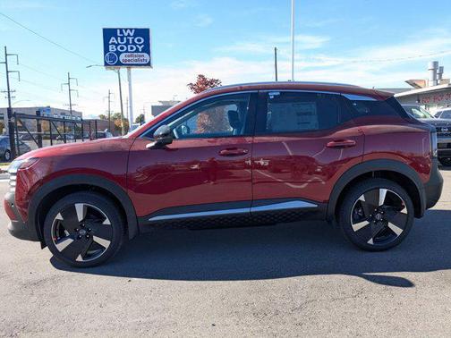 Scarlet Ember Tintcoat 2026 Nissan Kicks SR