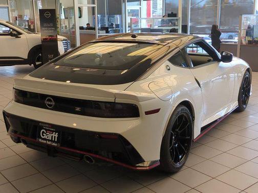 Pearl White Tricoat/Super Black 2026 Nissan Z NISMO