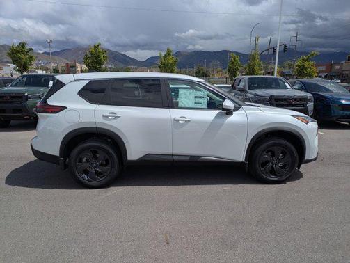 Champagne Silver Metallic 2026 Nissan Rogue Platinum