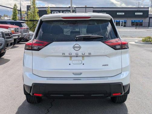 Champagne Silver Metallic 2026 Nissan Rogue Platinum