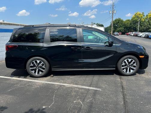 Crystal Black Pearl 2026 Honda Odyssey EX-L