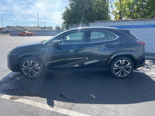 2023 Lexus UX 250h Premium