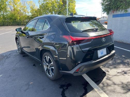 2023 Lexus UX 250h Premium