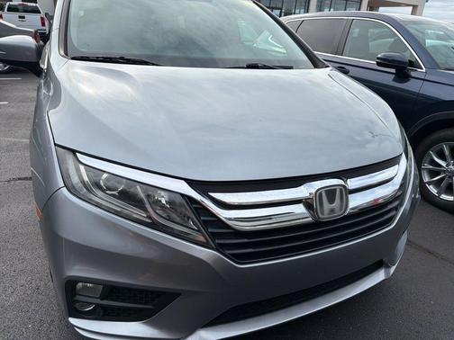 Silver Metallic 2018 Honda Odyssey EX-L