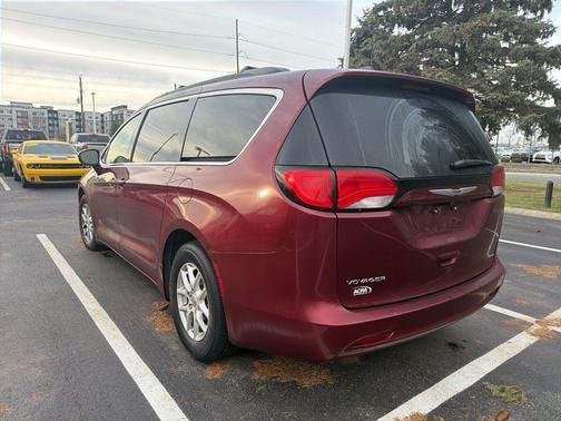 2021 Chrysler Voyager LXI