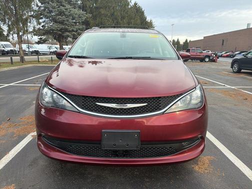 2021 Chrysler Voyager LXI