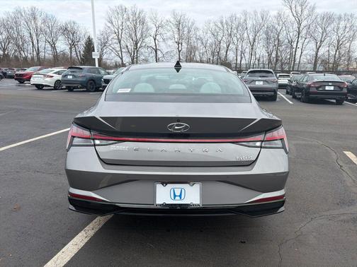 2021 Hyundai ELANTRA HEV Limited