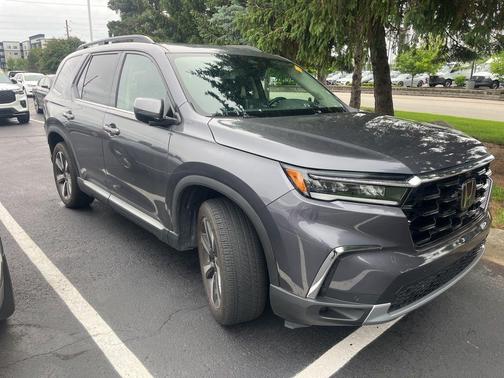 Gray 2024 Honda Pilot Elite