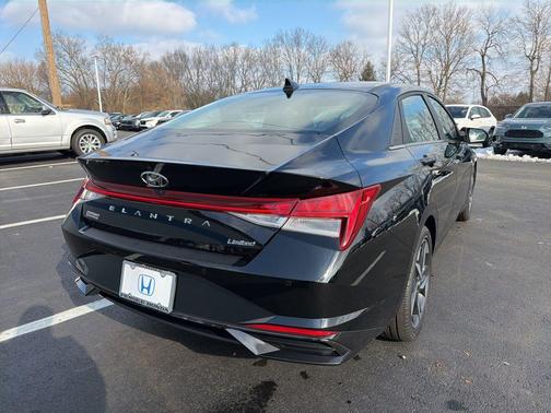 2023 Hyundai ELANTRA Limited