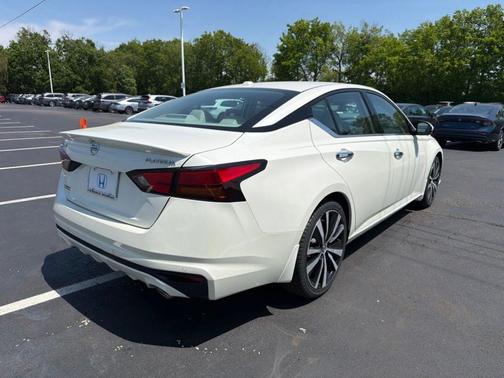 White 2020 Nissan Altima 2.5 Platinum
