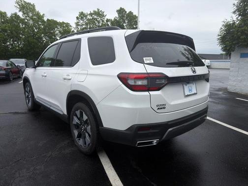 White Diamond Pearl 2026 Honda Pilot Touring