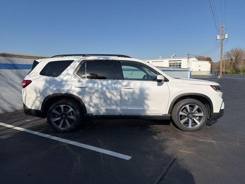 2023 Honda Pilot Elite