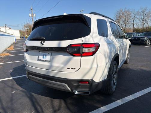 2023 Honda Pilot Elite