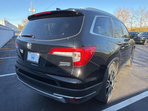 2022 Honda Pilot Touring 7-Passenger