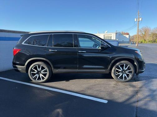 2022 Honda Pilot Touring 7-Passenger