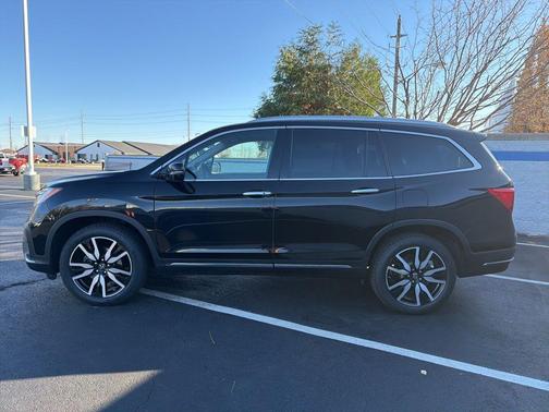 2022 Honda Pilot Touring 7-Passenger