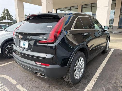 Stellar Black Metallic 2019 Cadillac XT4 Luxury