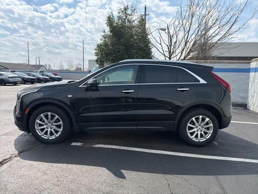 Stellar Black Metallic 2019 Cadillac XT4 Luxury