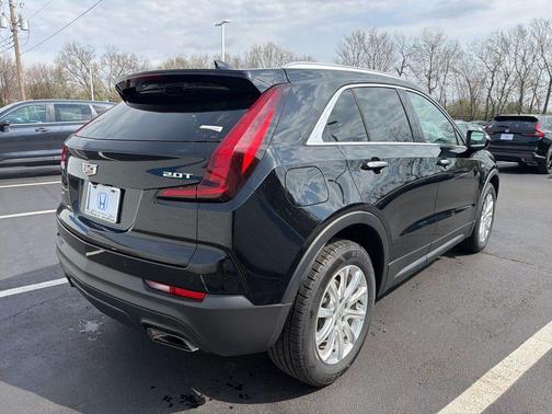 Stellar Black Metallic 2019 Cadillac XT4 Luxury