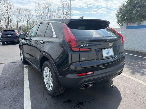 Stellar Black Metallic 2019 Cadillac XT4 Luxury