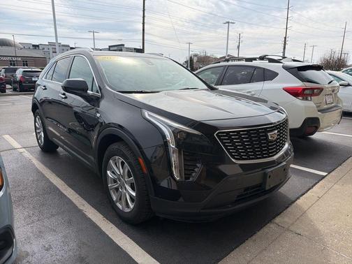 Stellar Black Metallic 2019 Cadillac XT4 Luxury