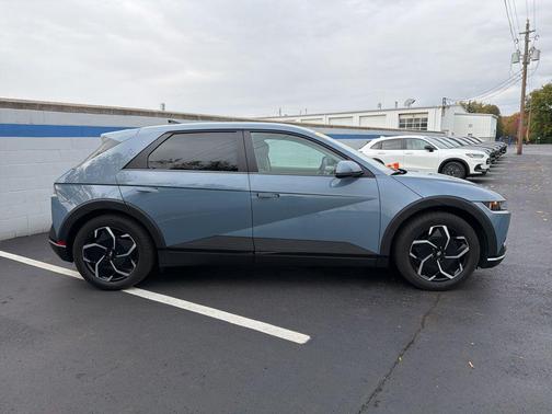 2024 Hyundai IONIQ 5 SEL