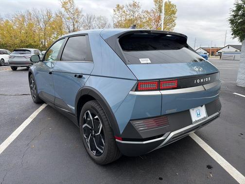 2024 Hyundai IONIQ 5 SEL