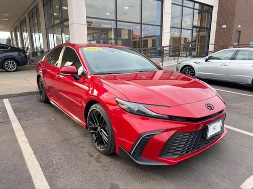 2025 Toyota Camry SE