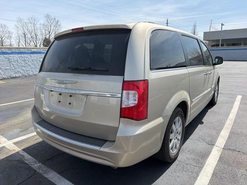 2015 Chrysler Town & Country Touring