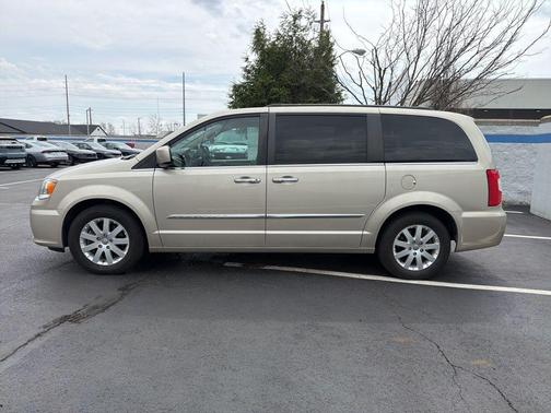 2015 Chrysler Town & Country Touring