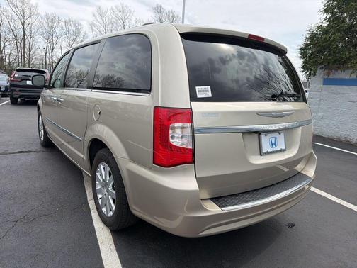 2015 Chrysler Town & Country Touring