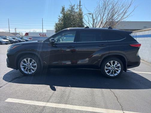 Amber 2020 Toyota Highlander Limited