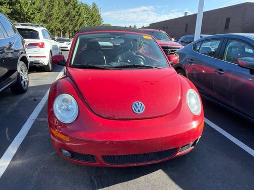Red 2006 Volkswagen New Beetle 2.5