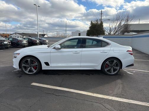 2025 Genesis G70 2.5T