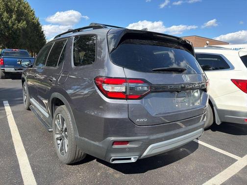 Gray 2025 Honda Pilot Touring