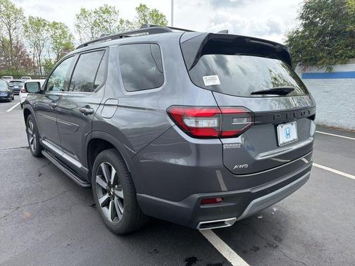 Gray 2025 Honda Pilot Touring