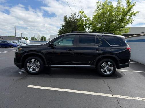 Crystal Black Pearl 2026 Honda Pilot EX-L
